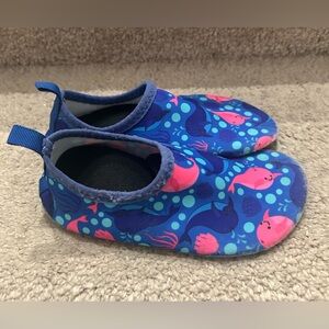 VIFUUR Kid’s Outdoor Whale Blue Pink Quick Dry Water Swim Shoes - Size 12/13K